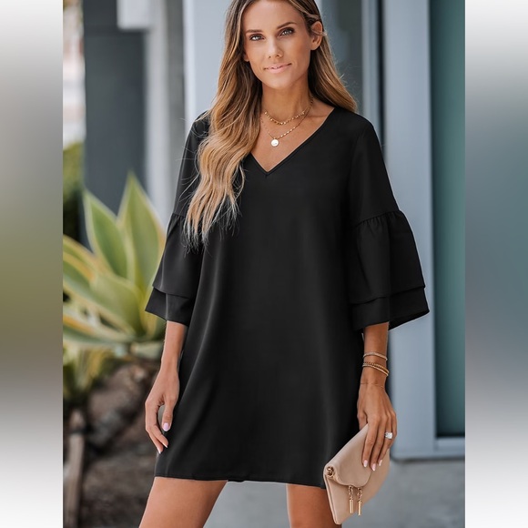 Cupshe Vneck Ruffled flared half sleeve short Dress size Medium NWT - Picture 2 of 12